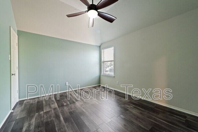 Building Photo - 10516 Bolivar Dr