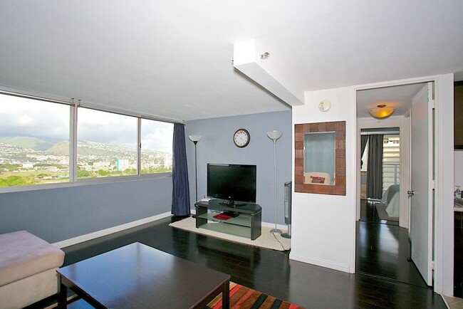 Building Photo - Fully Furnished 1-Bed 1-Bath No parking  @...