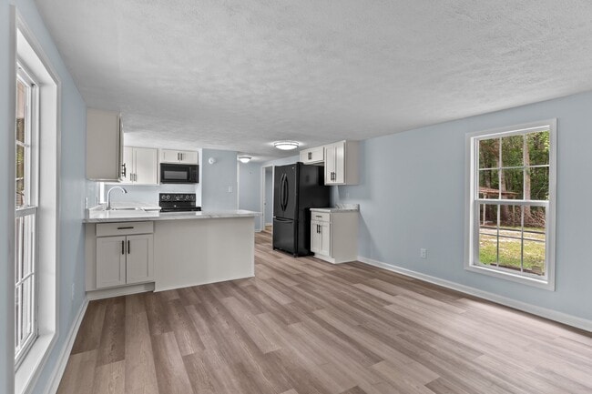Building Photo - 2061 Center Ct SW