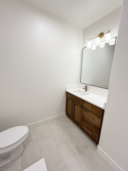Building Photo - 1776 E Cyn Rdg Dr