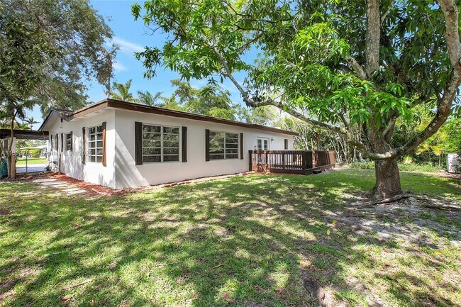 Building Photo - 5386 Balsam Terrace