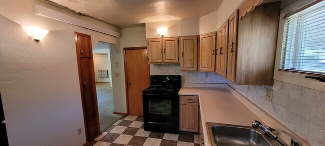 Building Photo - 5250 Cleghorn Canyon Rd