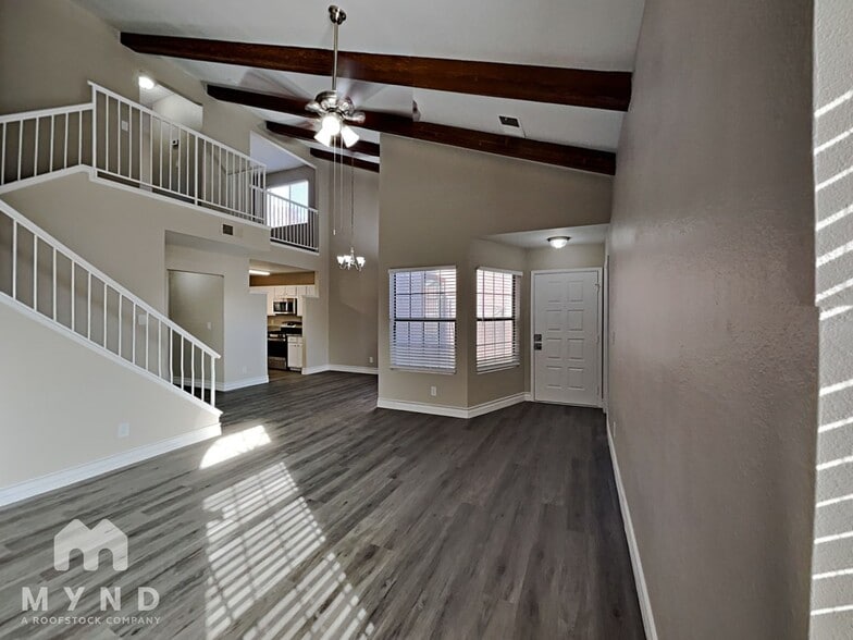 Building Photo - 6824 W Sheffield Dr