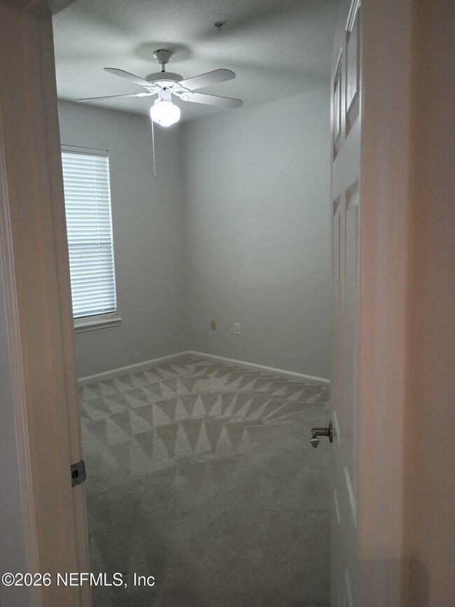 Building Photo - 10550 Baymeadows Rd