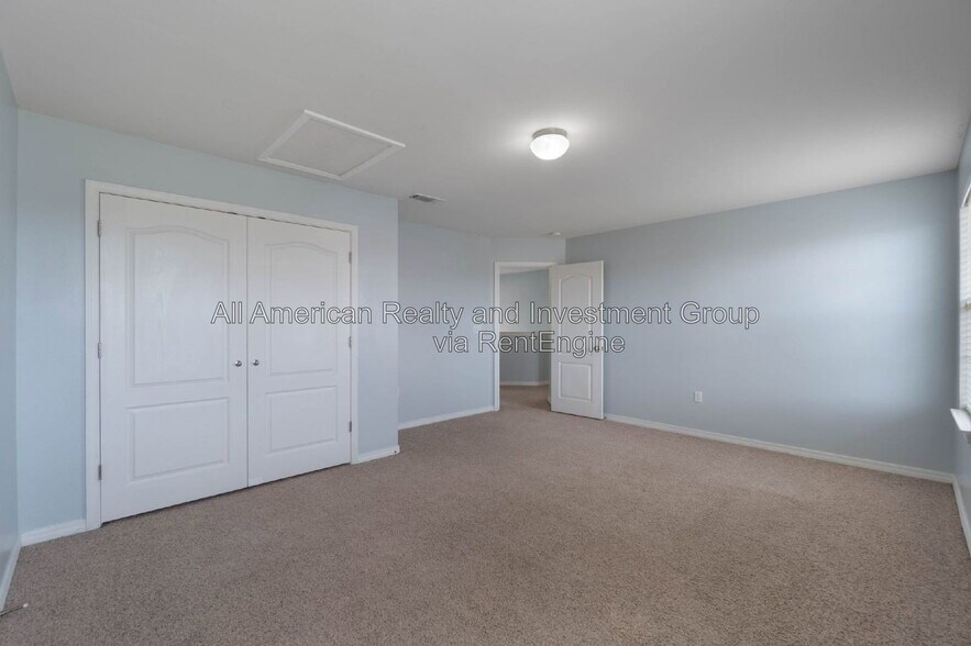 Building Photo - 406 Peoria Blvd