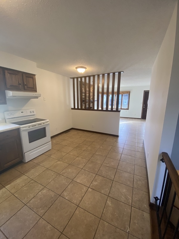 Building Photo - 319 Opal Cir