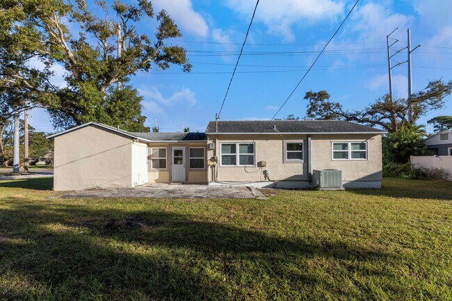 Building Photo - 5148 Tampa Bay Growth Fund 2 LLC