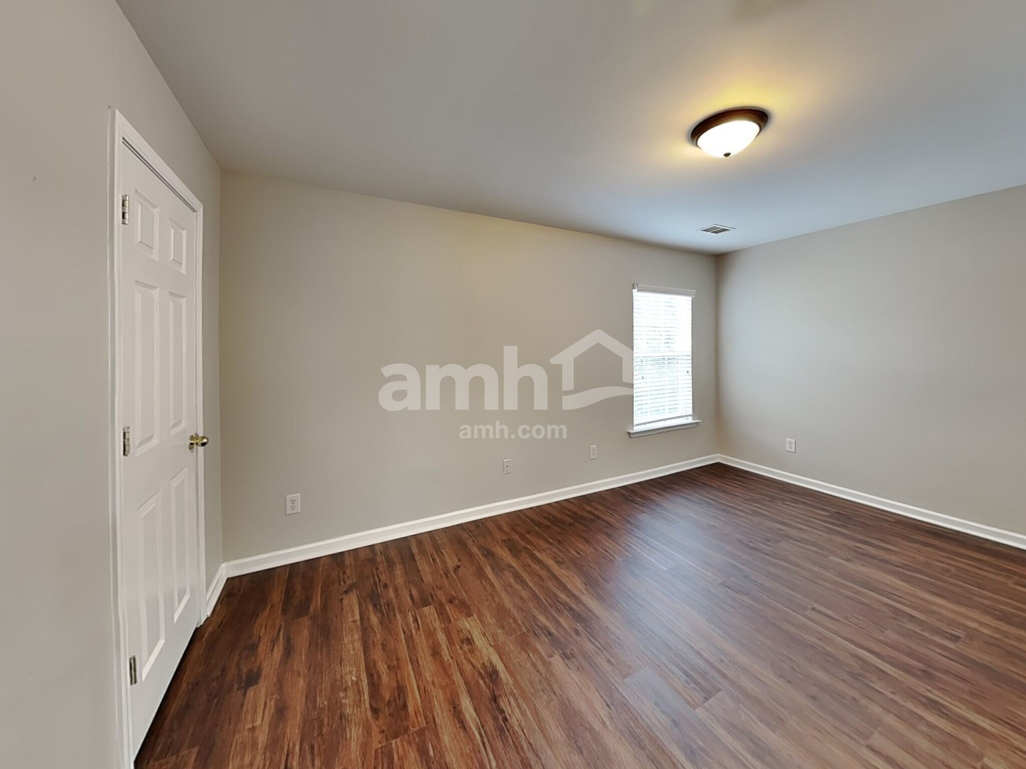 Building Photo - 5027 Abercromby St