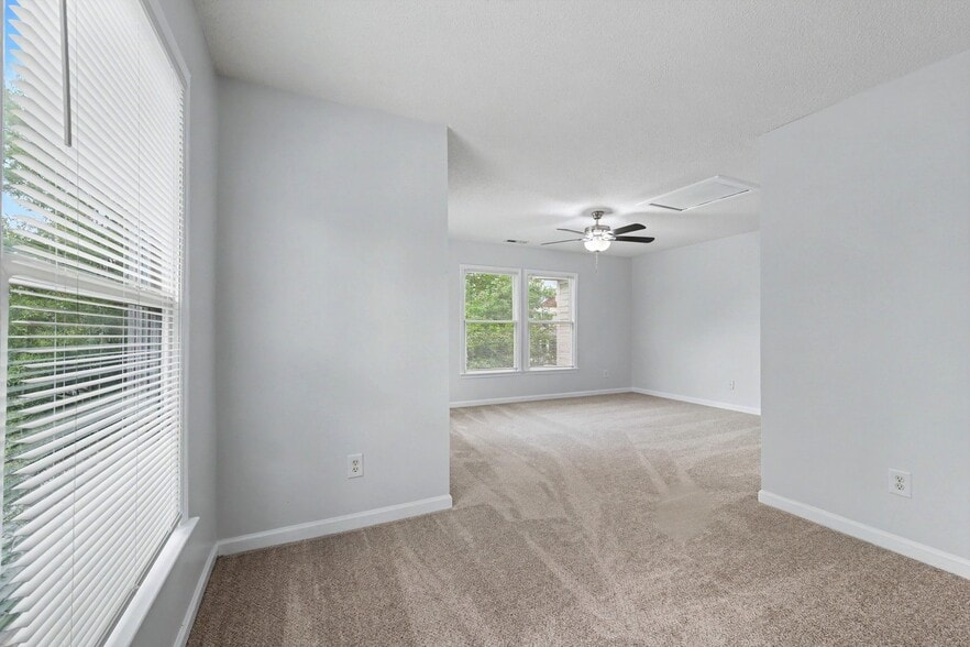 Building Photo - 2211 Charles Harshaw Ave