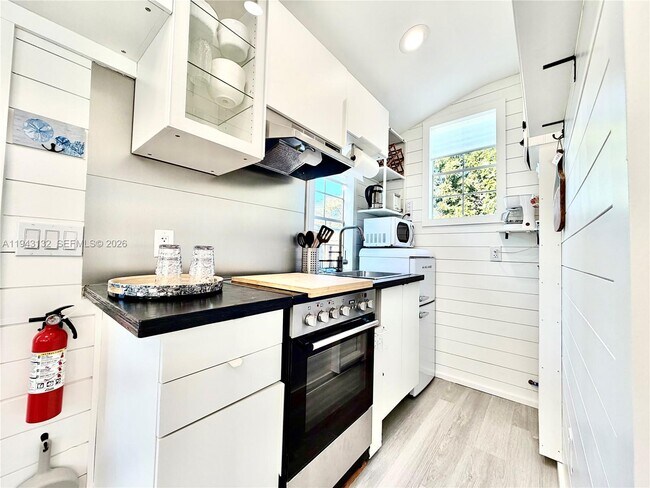 Building Photo - 3601 SW 32nd Blvd