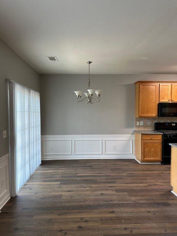 Building Photo - 2083 Deptford Dr