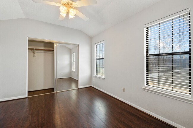 Building Photo - 2109 Boxwood Path