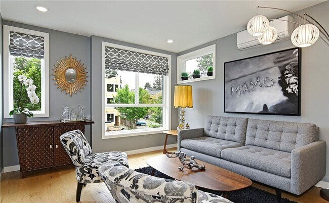 Building Photo - LUXURY WEST SEATTLE TOWNHOME FOR RENT; AVA...