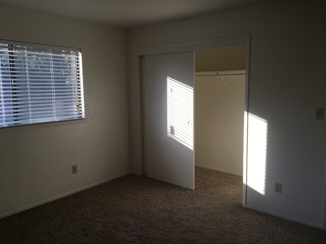 Building Photo - House