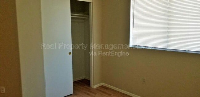 Building Photo - 7006 S 40th Ave