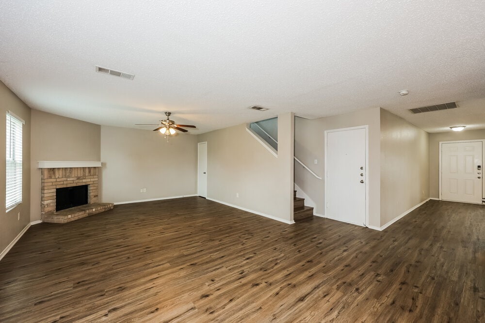 Building Photo - 944 Dunkirk Ln