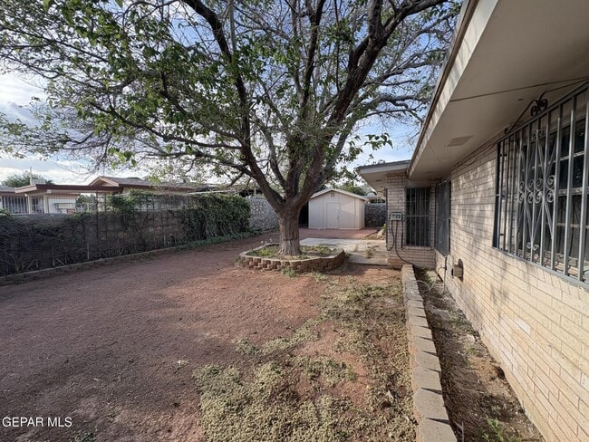 Building Photo - 1605 Bessemer Dr