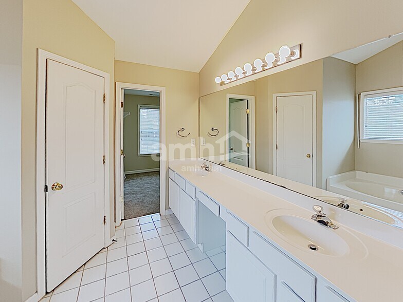 Building Photo - 2065 Beckenham Walk Ln