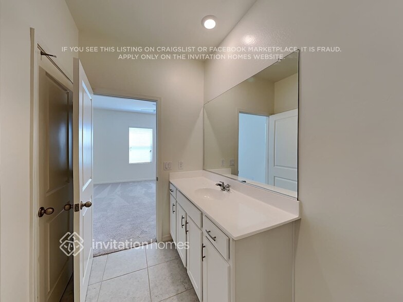 Building Photo - 6333 W Latona Rd