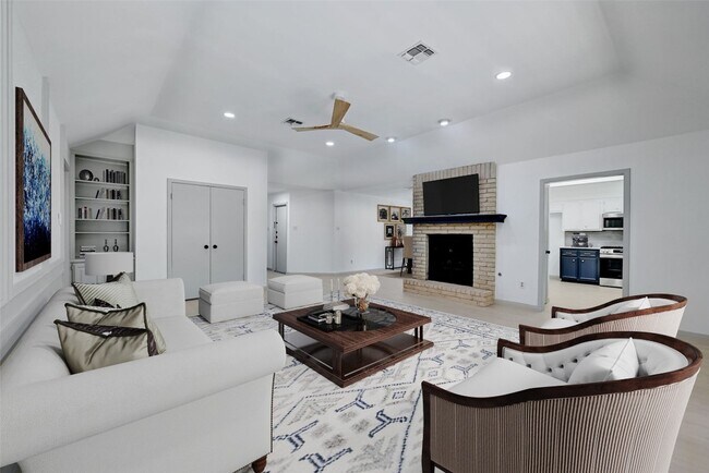 Building Photo - 6010 Salton Dr