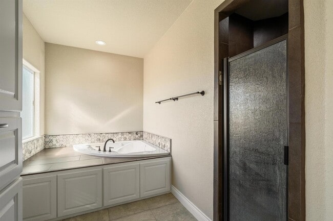 Building Photo - 122 Little Bighorn Trl