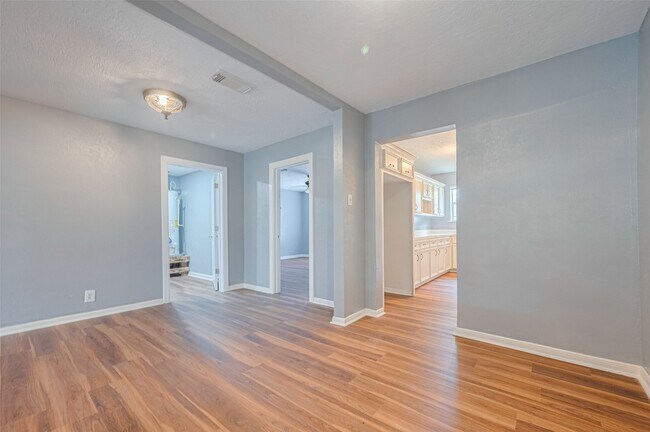 Building Photo - 6527 Kernel St