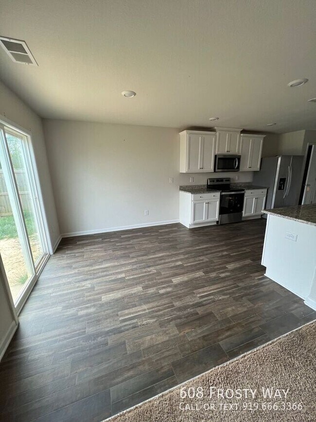 Building Photo - 608 Frosty Way