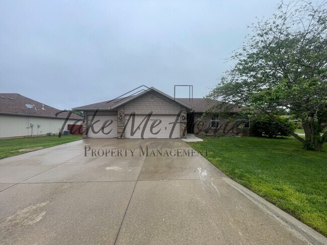 Building Photo - Modern 4-Bed, 2-Bath Home for Rent in Republic – 3-Car Garage & Private Fenced Yard