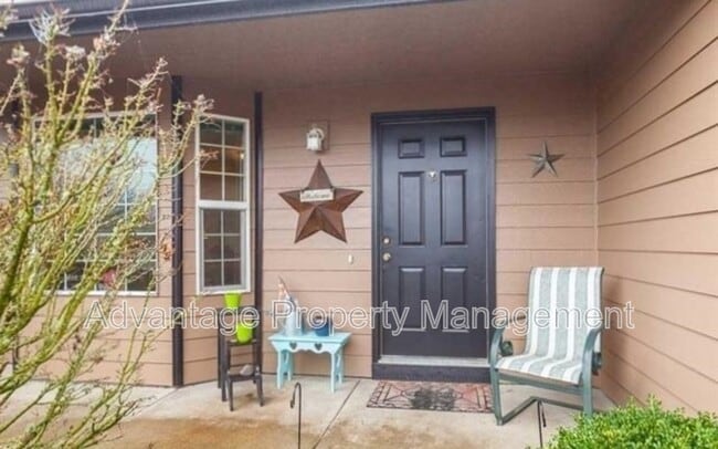 Building Photo - 3122 30th Ave SE