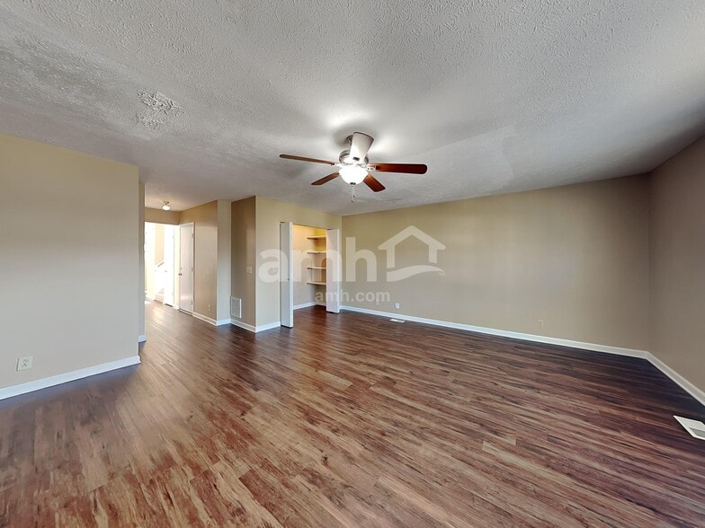 Building Photo - 2011 Lassiter Dr