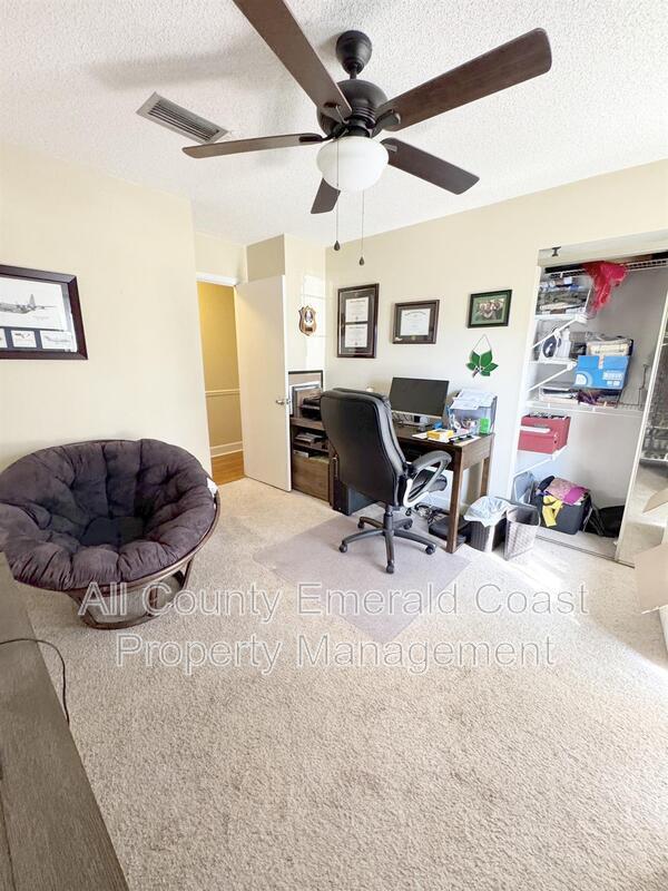 Building Photo - 1126 Bay Ct