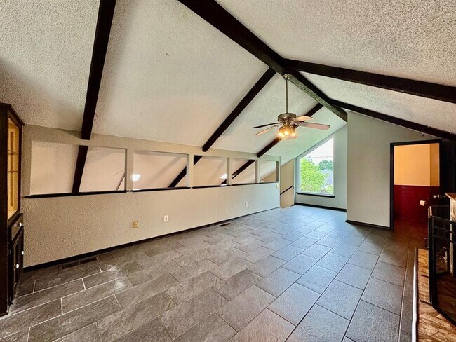 Building Photo - 3604 Jim Robison Dr