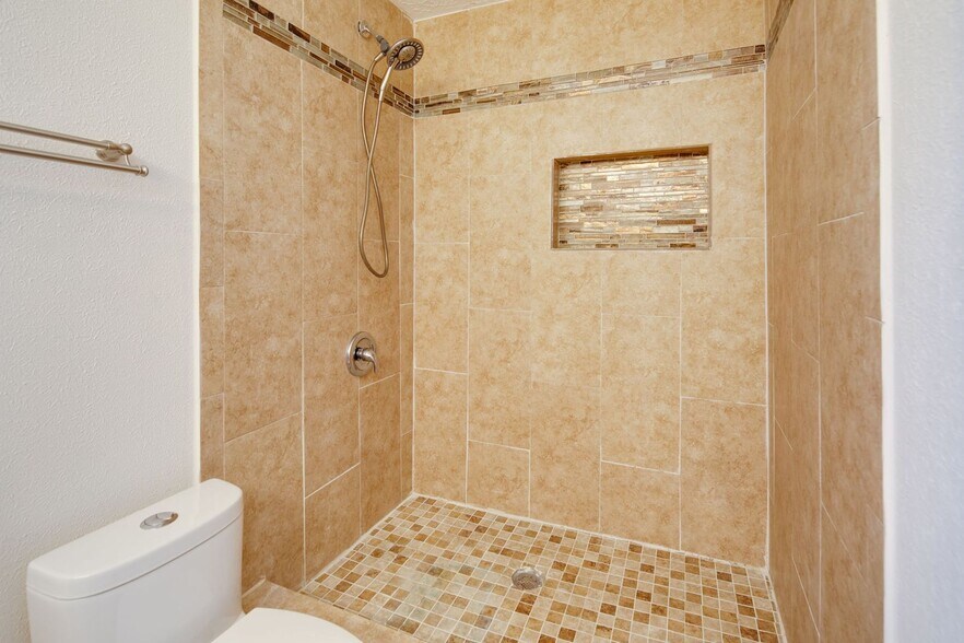 Building Photo - AUGUST PRE-LEASE!  Spacious 3 Bedroom 2 Bathroom House on Corner Lot