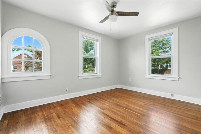 Building Photo - 3229 Beacon Hill Ave