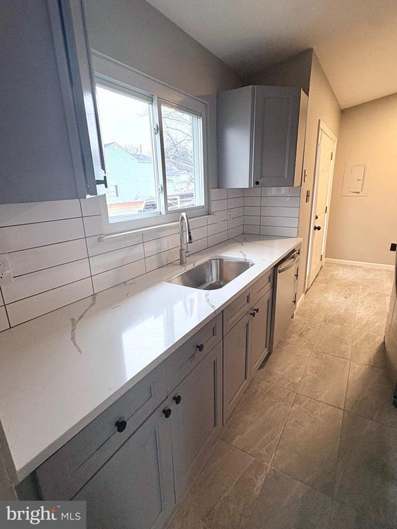 Building Photo - 390 Aldeberan Dr