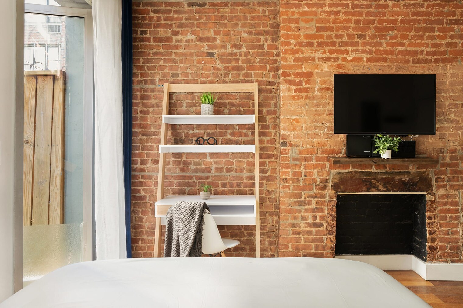 Building Photo - 241 E 24th St