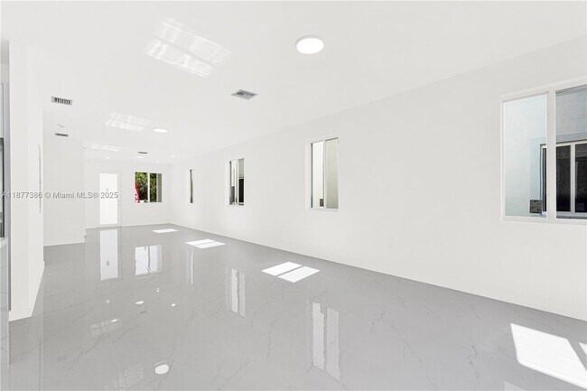 Building Photo - 22505 SW 125th Ave