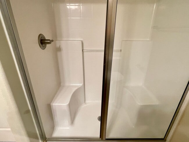 Building Photo - Villebois Townhome with Access to the Sparrow Creek Community Center