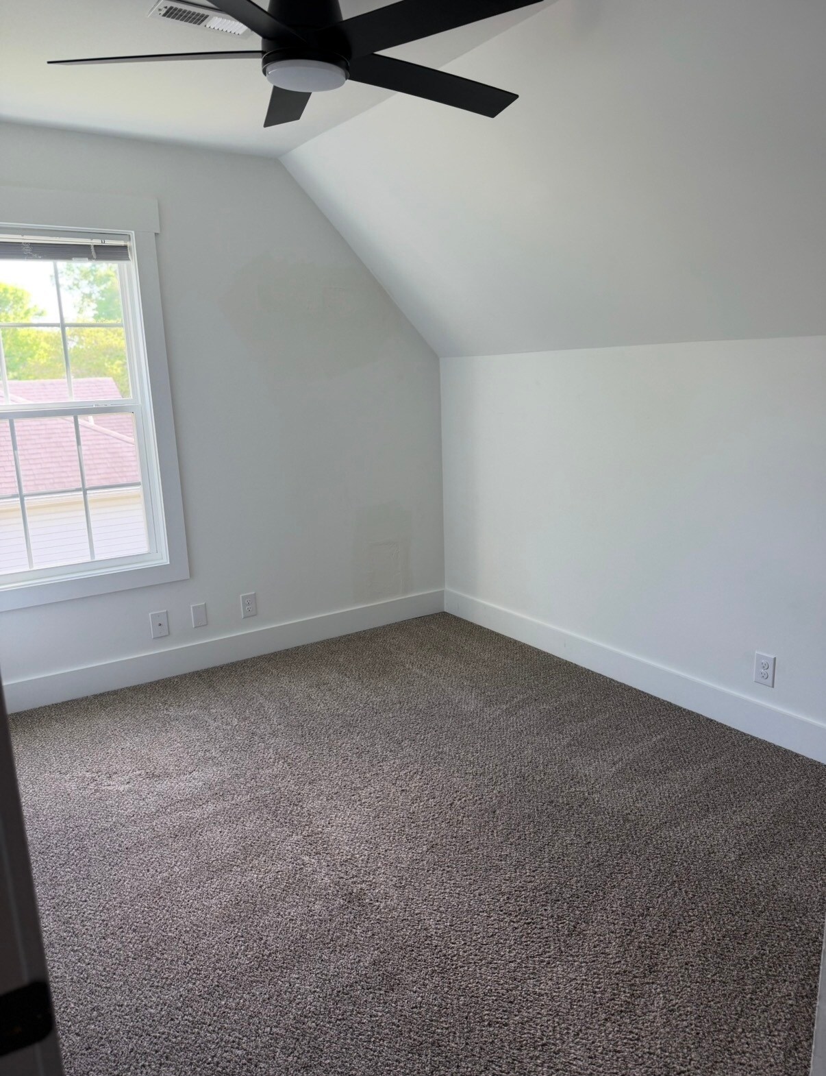 Building Photo - 563 Lorie Ln