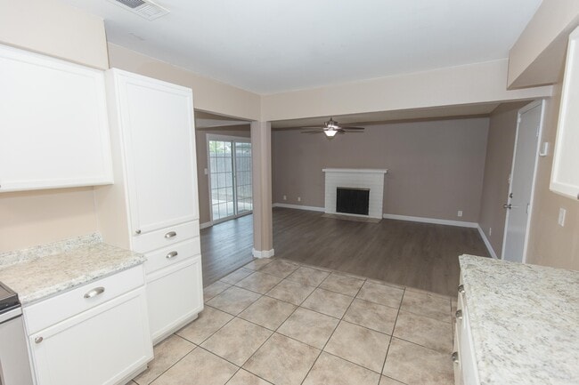 Building Photo - 3022 W San Gabriel Ave