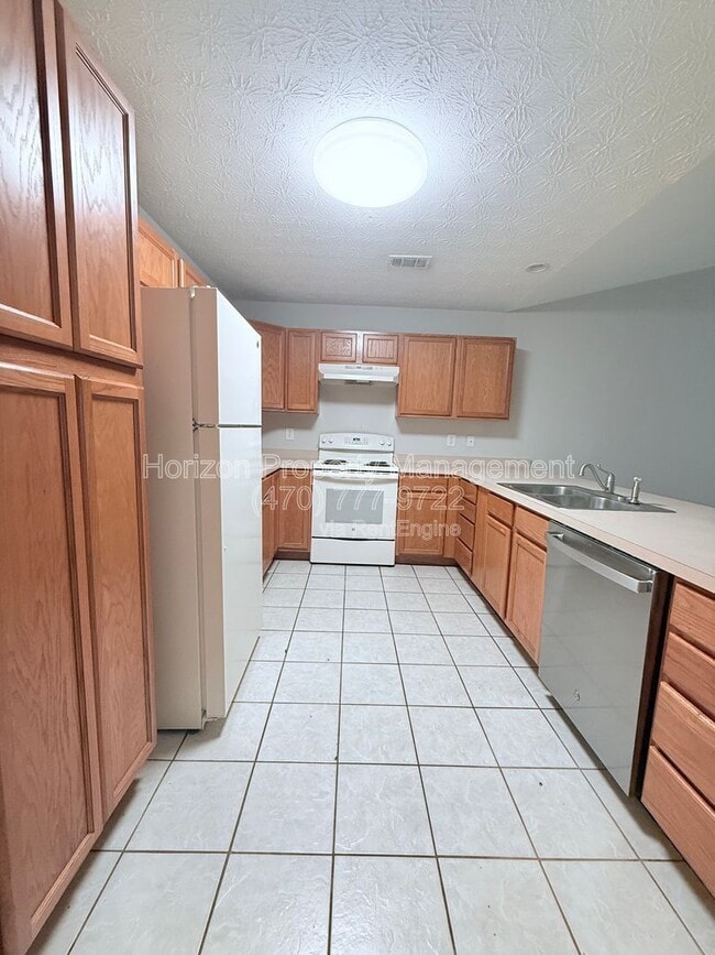 Building Photo - 4003 Hidden Hollow Dr