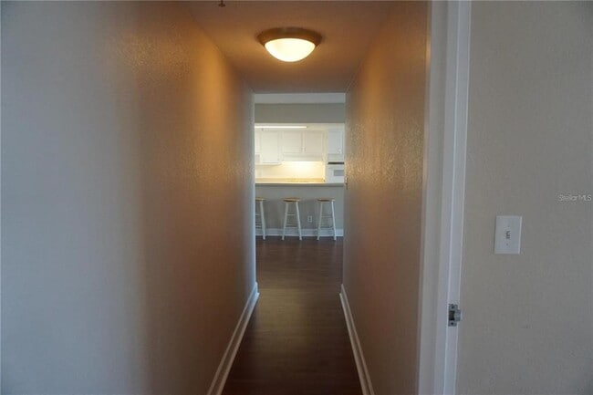 Building Photo - 470 3rd St S