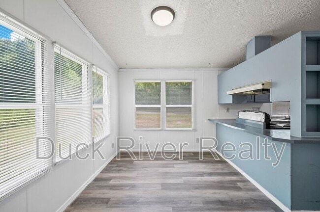 Building Photo - 513 Fairview Dr