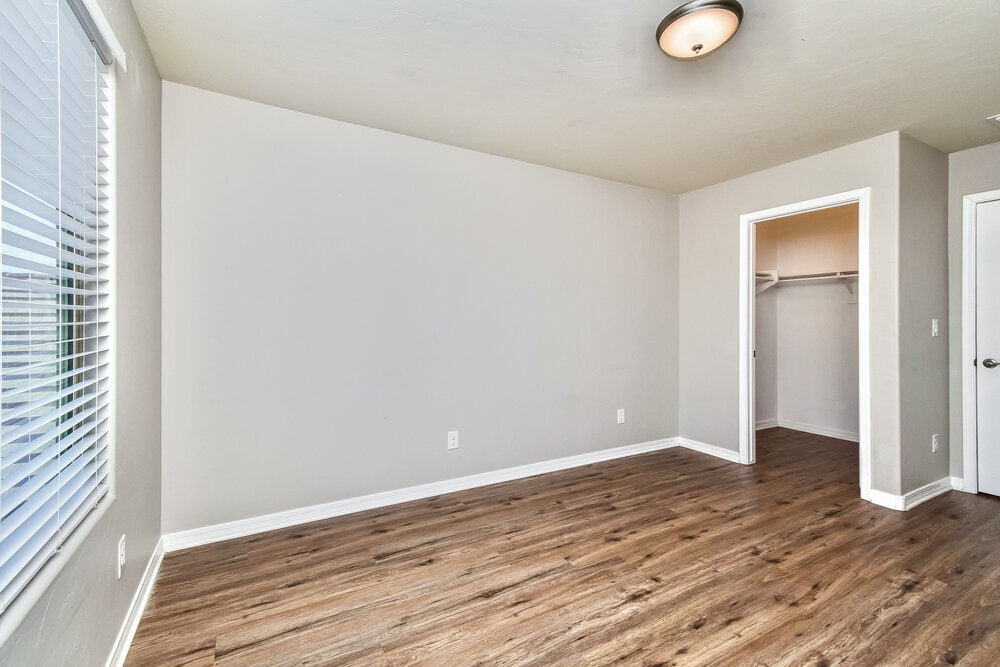 Building Photo - 6721 S May Fly Dr