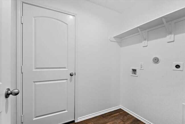 Building Photo - 14966 Cypress Holw Dr