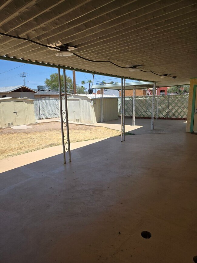 Building Photo - Single Story 3 Bedroom, 2 Bath in Phoenix