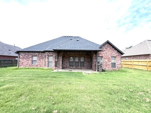 Building Photo - 4205 SW Jasmine St