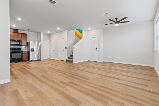 Building Photo - 7116 Silver Star Ln