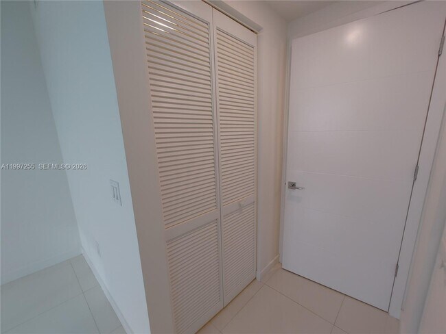 Building Photo - 7661 NW 107th Ave