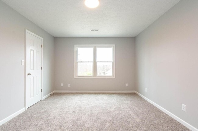 Building Photo - Willow Court Bloomington